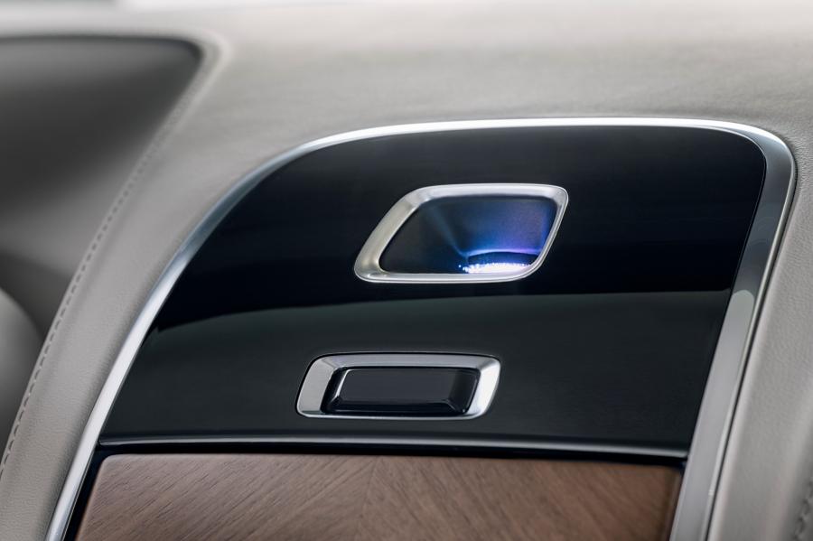 Детали интерьера Volvo S90 Ambience Concept 2018 года  (фото 7 из 9)